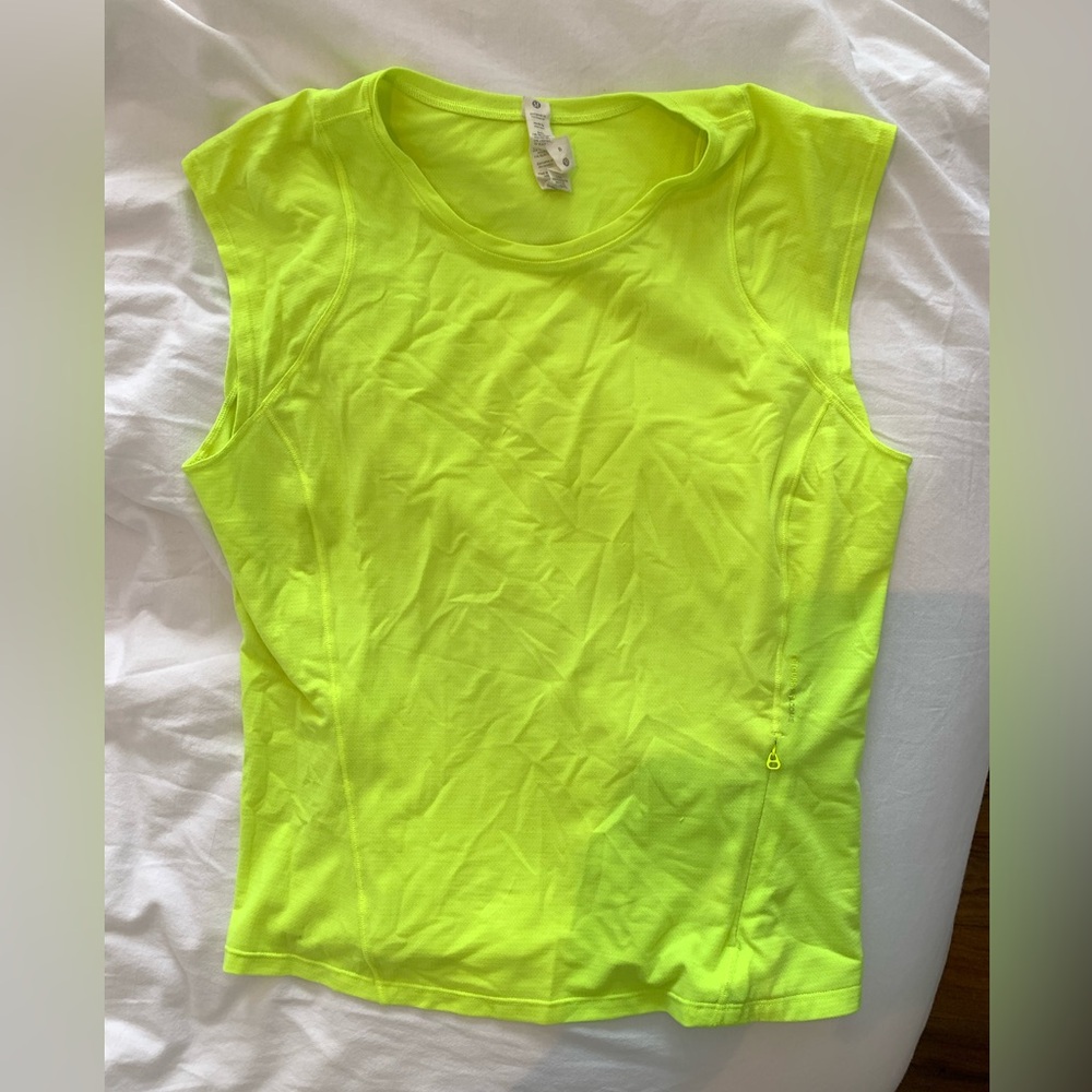 Lululemon yellow hiking top ☀️